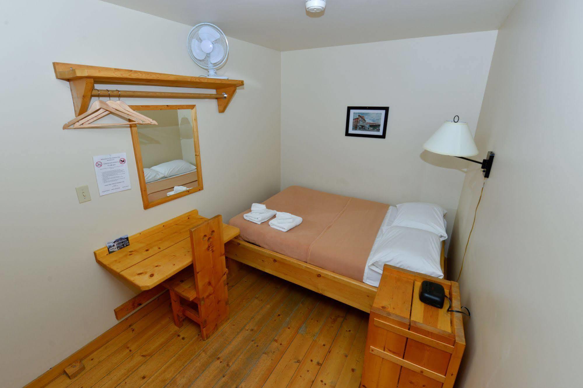 The Bunkhouse Hotel Dawson City Eksteriør billede